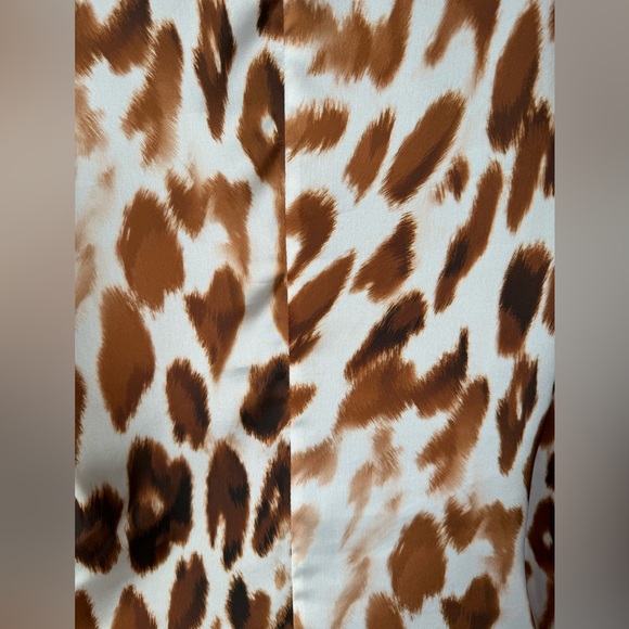 Zara Giraffe Print Blouse - Size medium - Picture 6 of 10